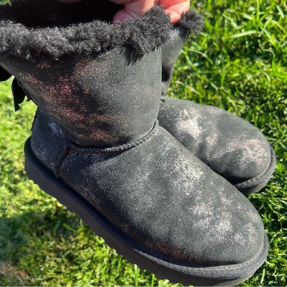 UGG Mini Bailey Bow Glimmer Plush Winter Boots Black Glitter Shimmer Size 5 GUC - Picture 11 of 14